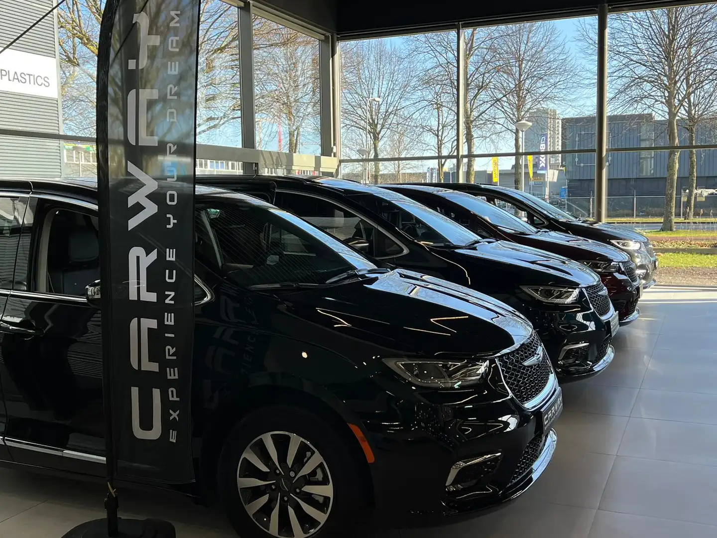 Chrysler Pacifica Plug-in Hybride Limited Fekete - 1