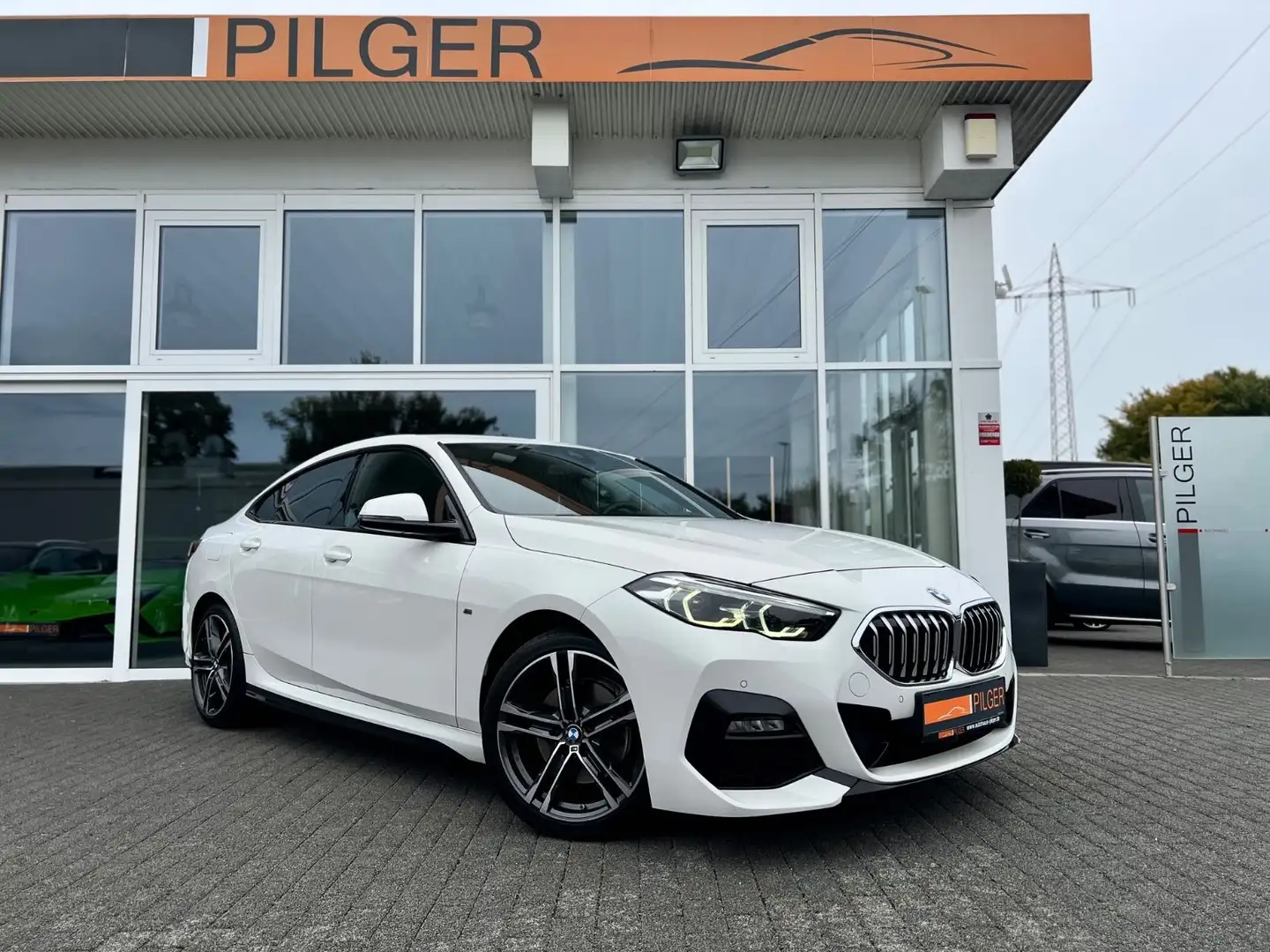 BMW 218 i GranCoupe M-Sport*HUD*LED*LiveCockpit*Leder Blanc - 1