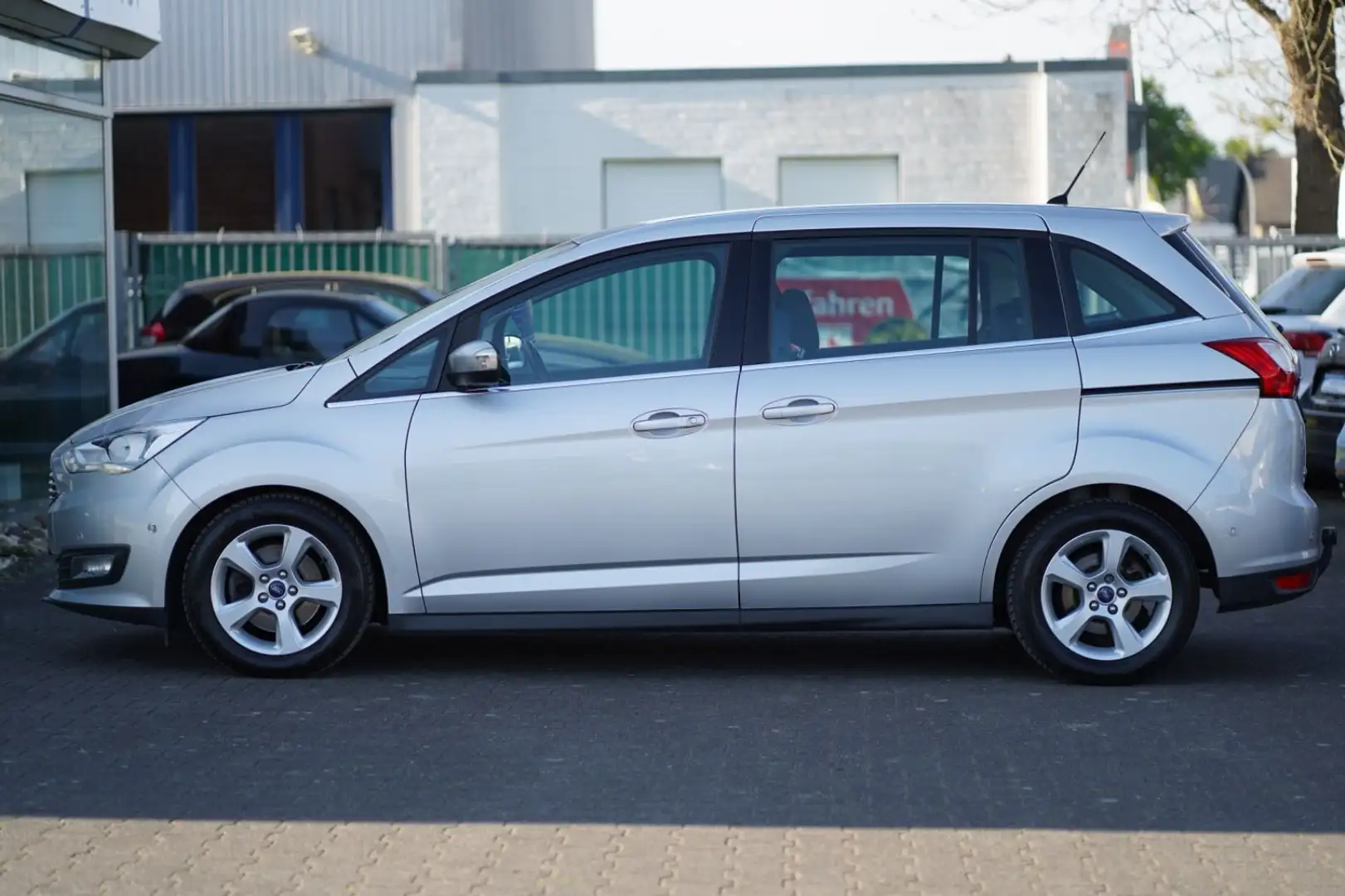 Ford Grand C-Max Titanium Automatik KeylessGo AHK Argent - 2