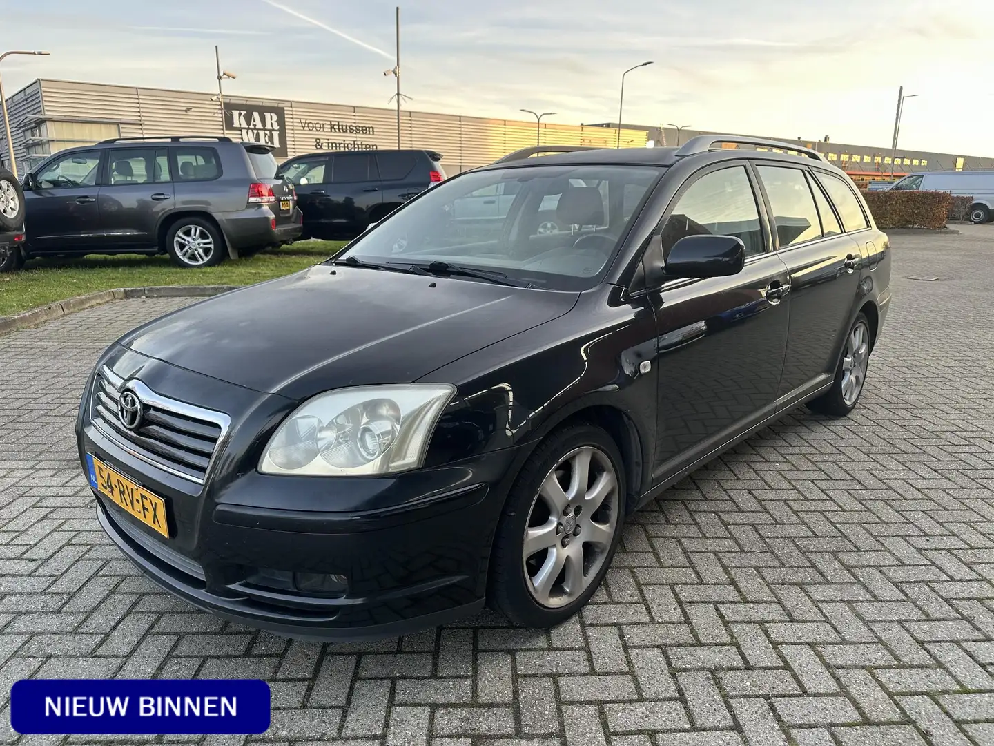 Toyota Avensis Wagon 2.0 VVTi Linea Luna Schwarz - 1
