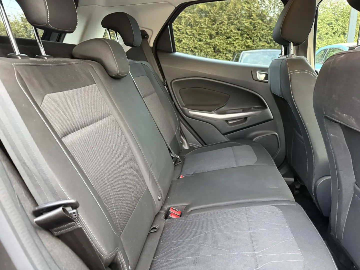 Ford EcoSport 125pk EB Trend Ultimate, Trekhaak | Navi & CarPlay Grau - 2