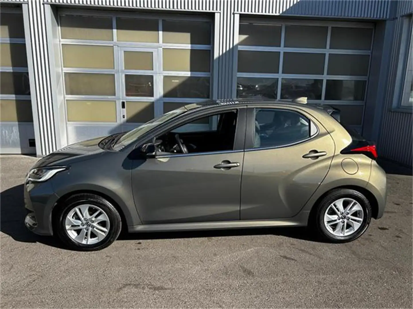 Mazda 2 Hybrid Agile Aut. Vollhybrid Automatik mit Paket Bronze - 2