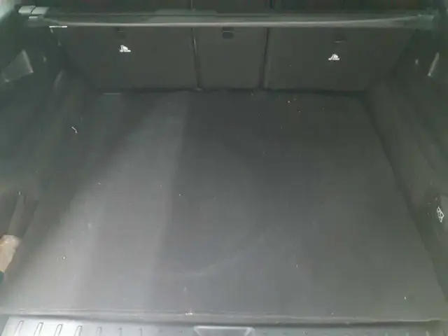 Mercedes-Benz 220 view 10