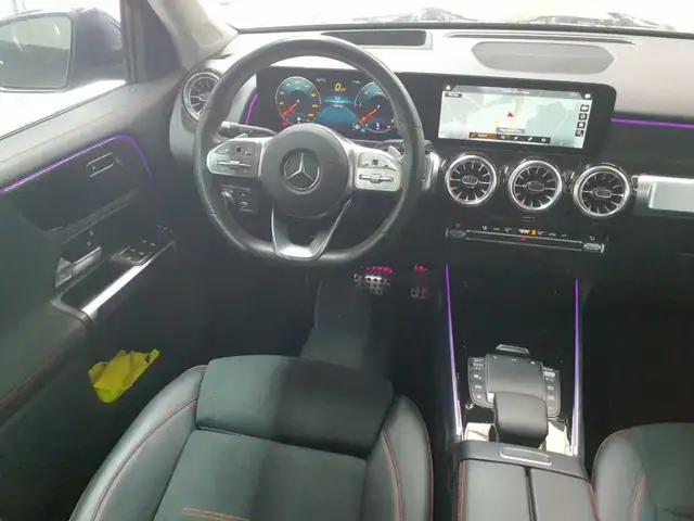 Mercedes-Benz 220 view 5