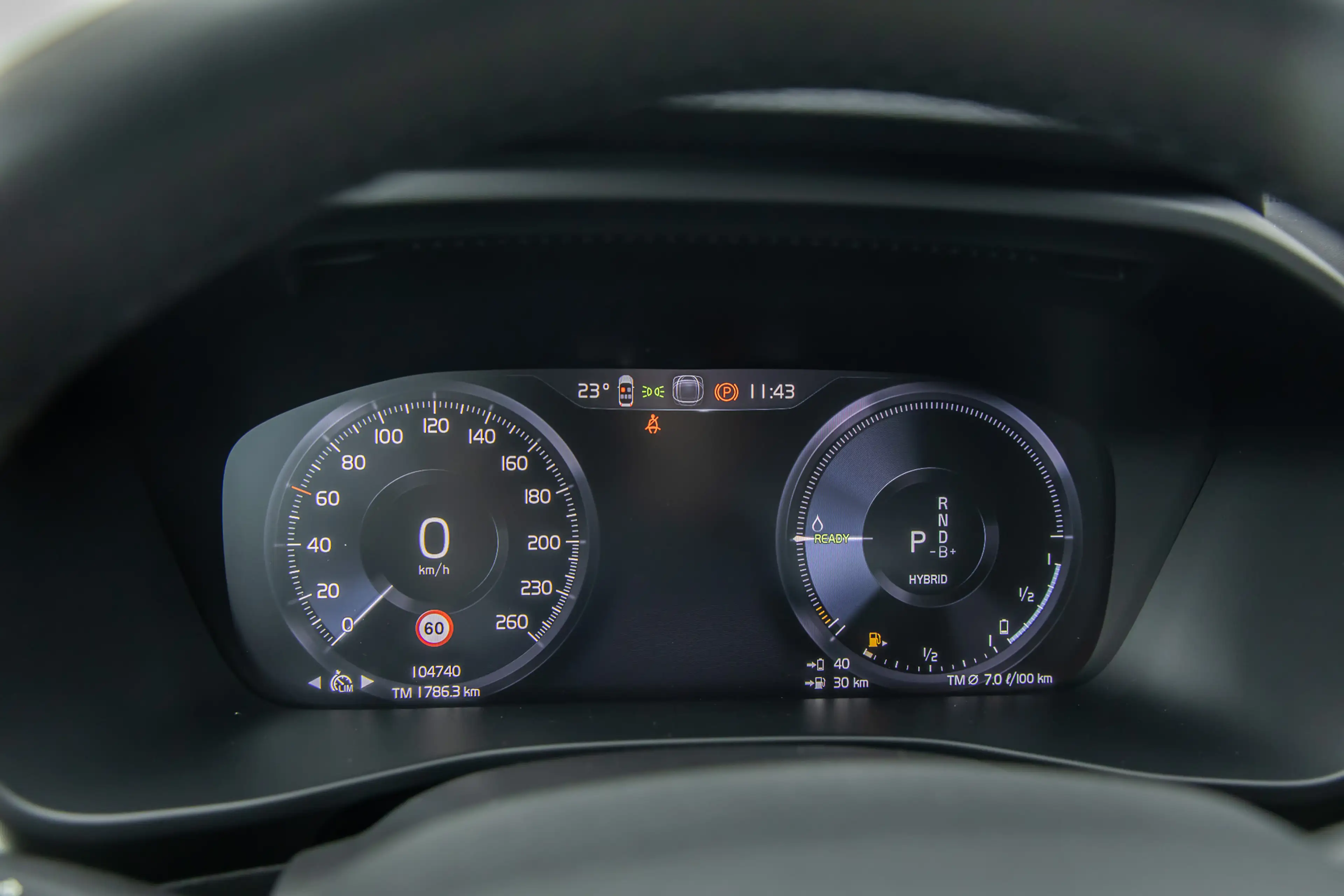 Volvo XC40 1.5 T4 Plus Dark plug in Stoelverwarming | stuurve — photo 4