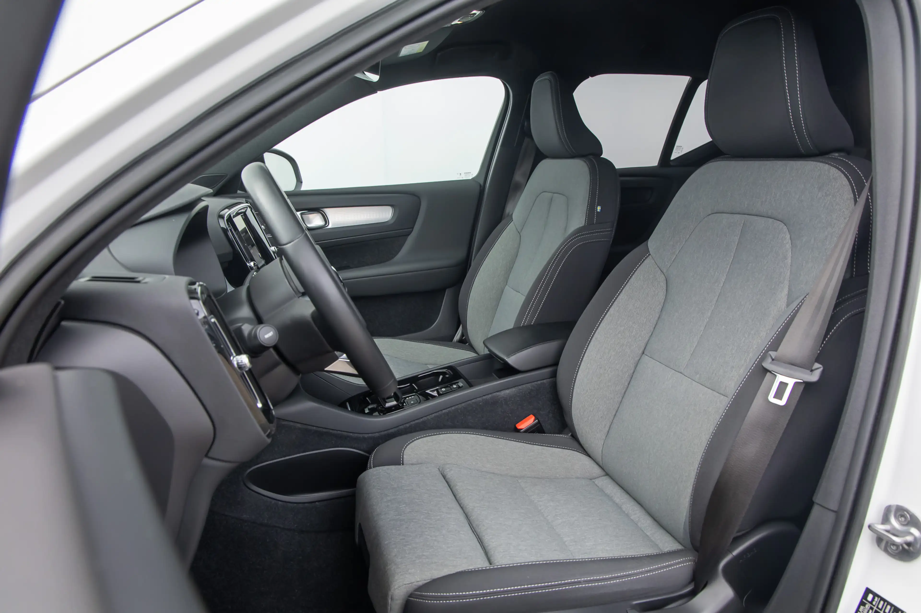 Volvo XC40 1.5 T4 Plus Dark plug in Stoelverwarming | stuurve — photo 10