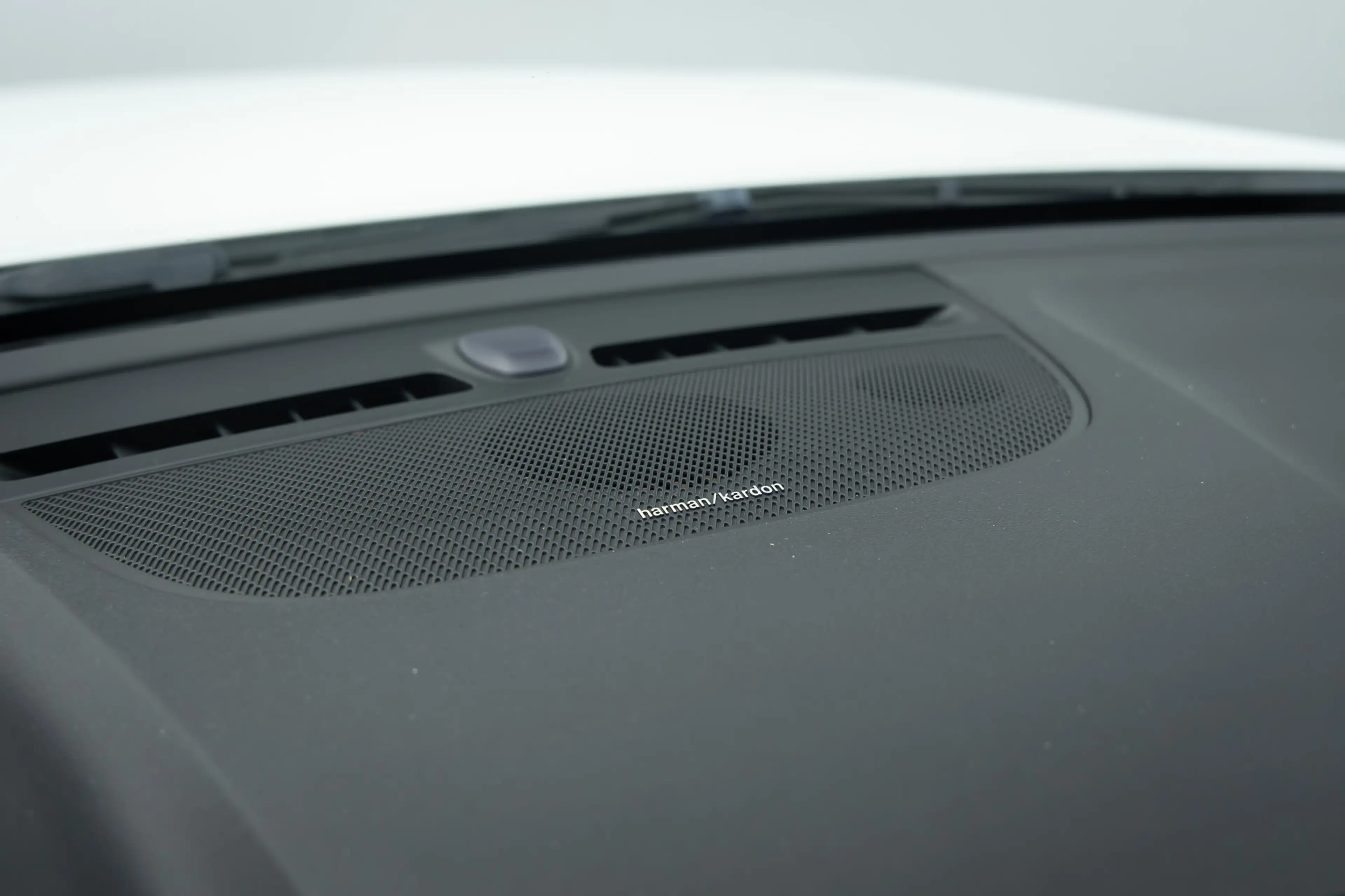 Volvo XC40 1.5 T4 Plus Dark plug in Stoelverwarming | stuurve — photo 13