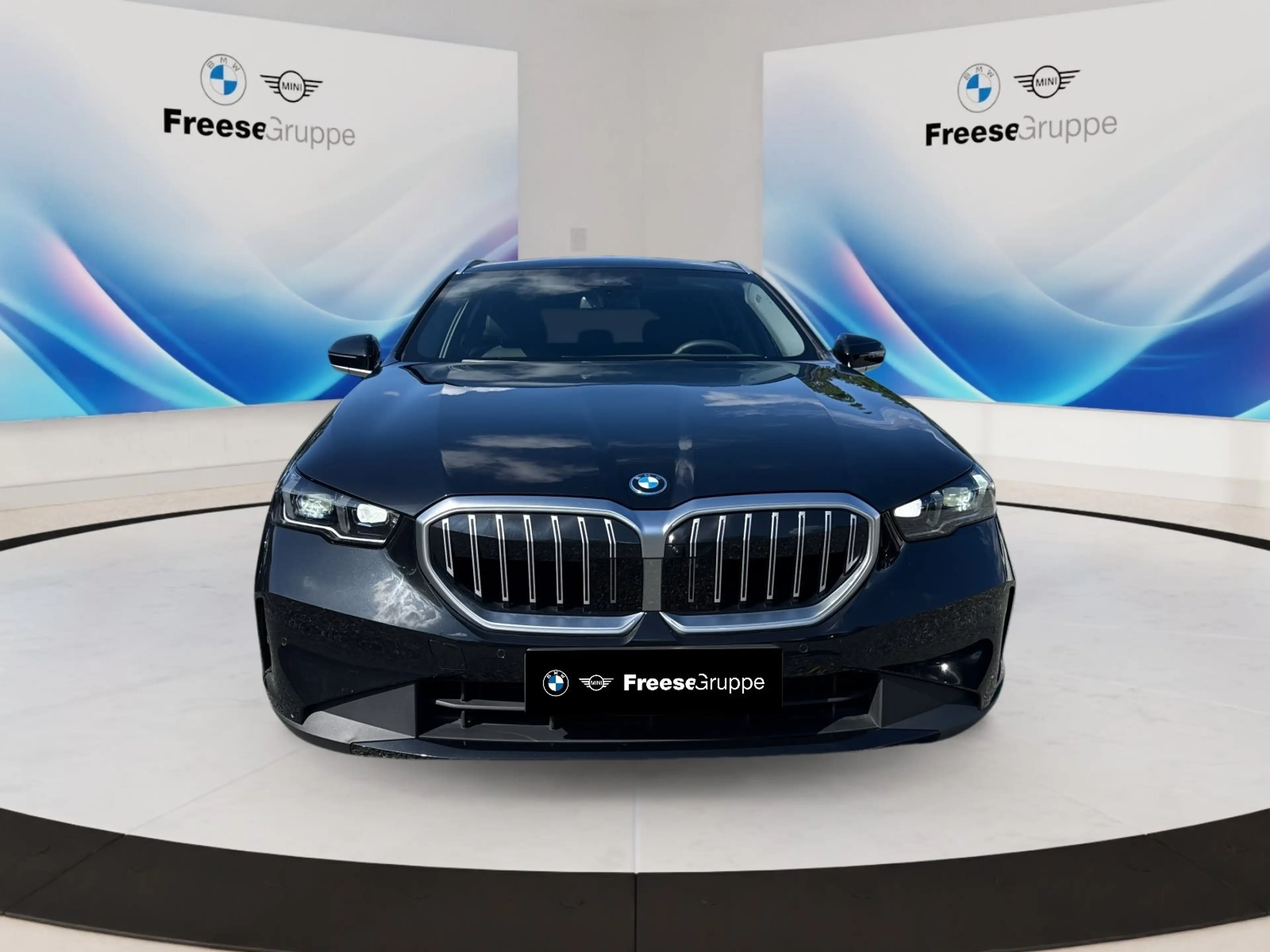 BMW 550 e xDrive Touring 360° HEAD-UP SITZBELÜFT RFK — photo 2