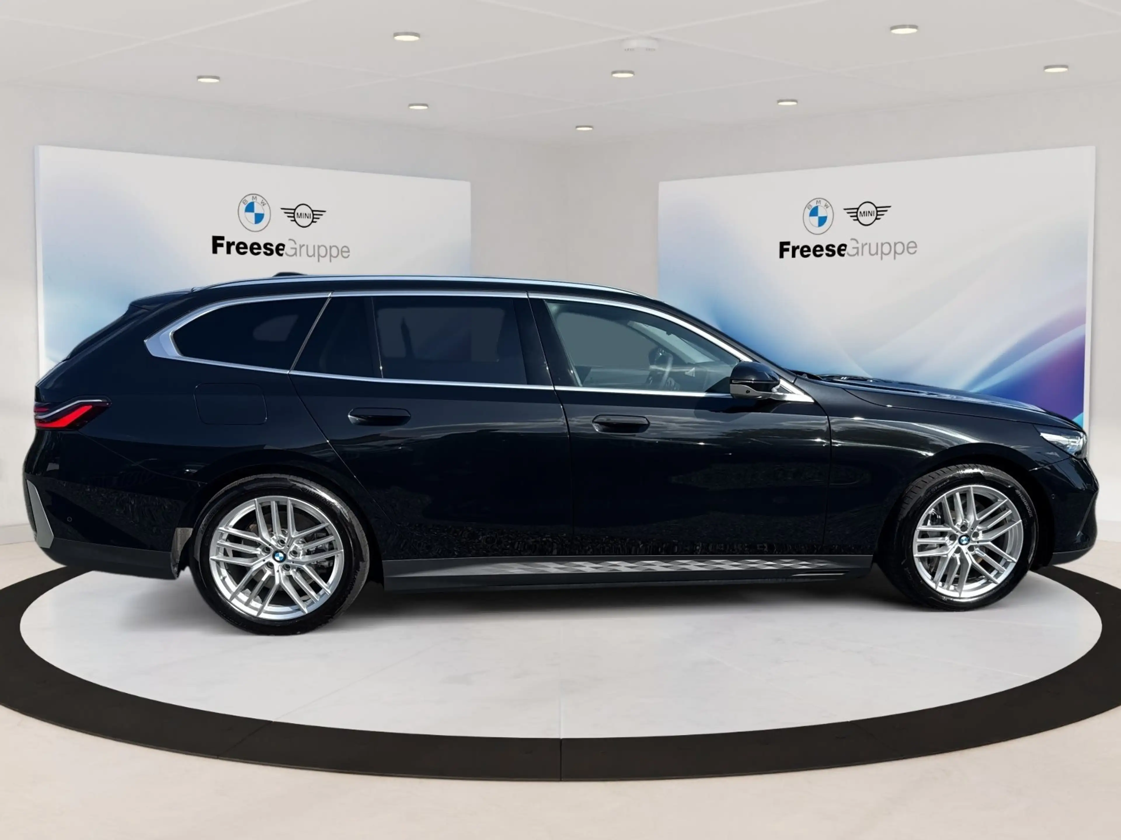 BMW 550 e xDrive Touring 360° HEAD-UP SITZBELÜFT RFK — photo 7