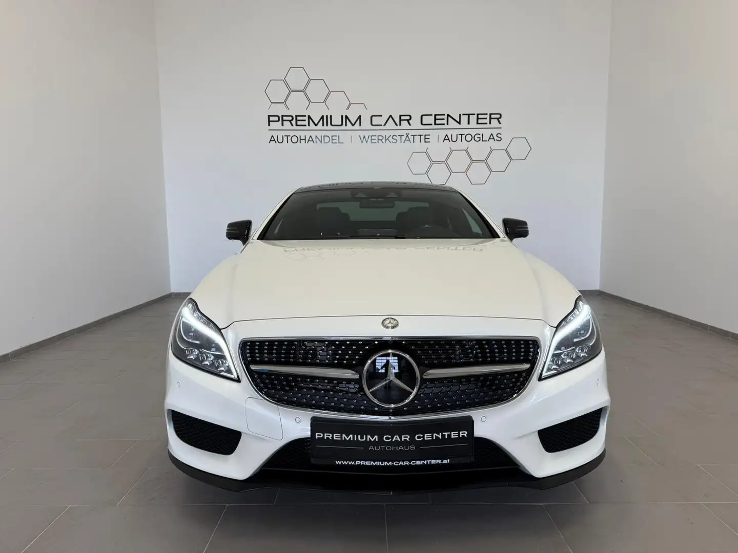 Mercedes-Benz CLS 350 d 4MATIC Aut. AMG-Line VOLL-LED / LEDER / KAMERA Weiß - 2