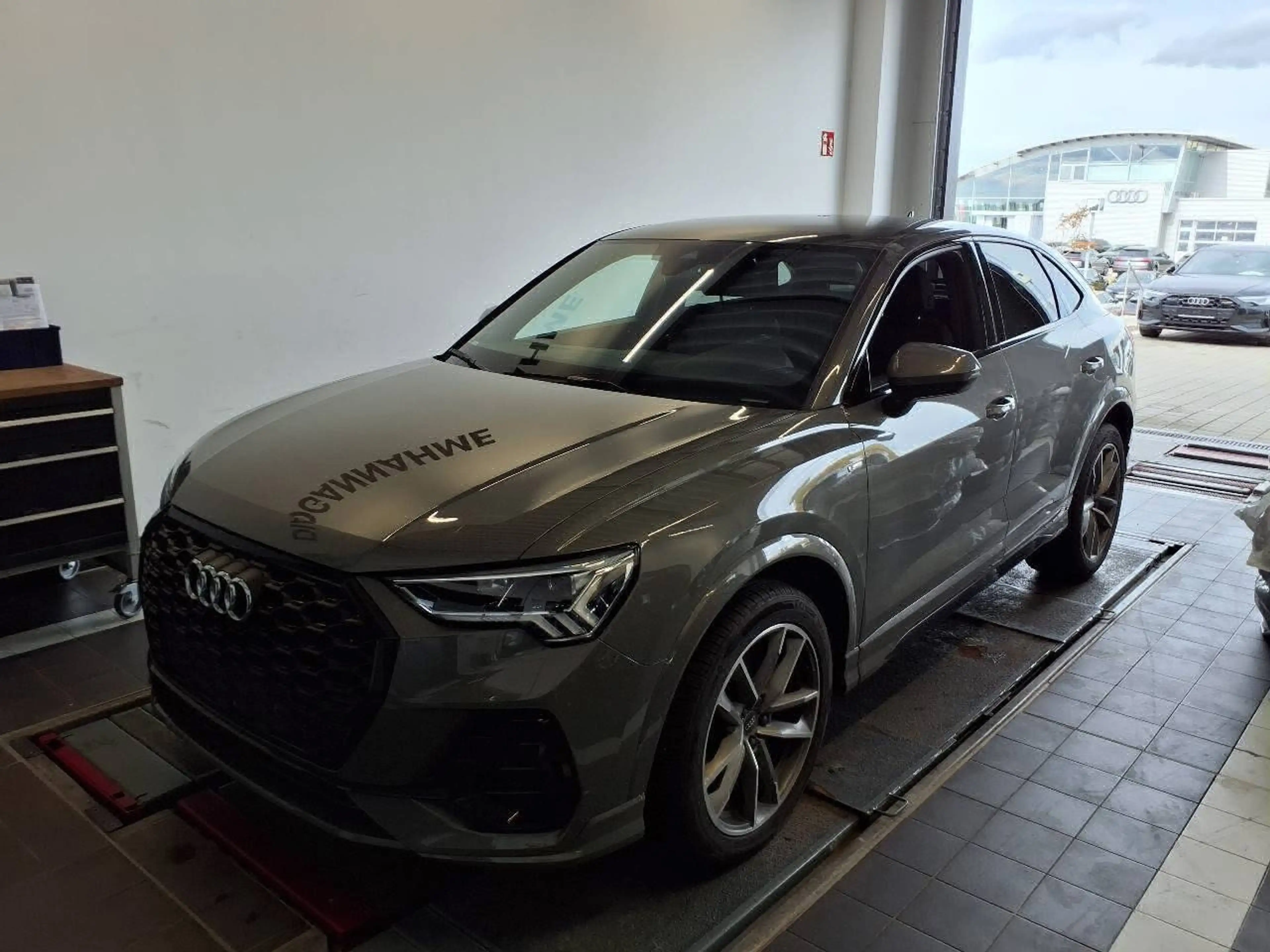 Audi Q3 Sportback S line 40 TDI quat S tronic 2x S line Bl — photo 3