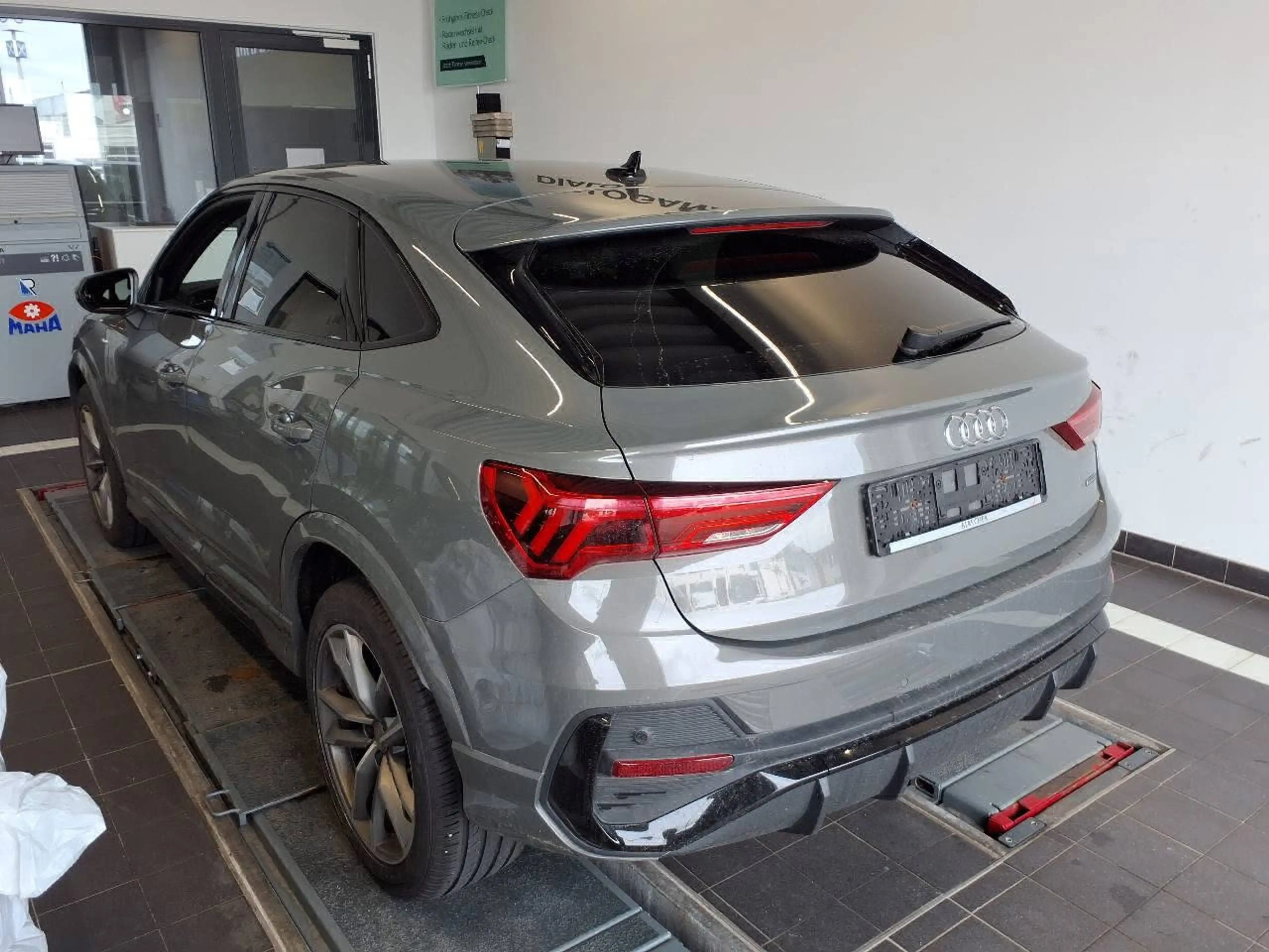 Audi Q3 Sportback S line 40 TDI quat S tronic 2x S line Bl — photo 6
