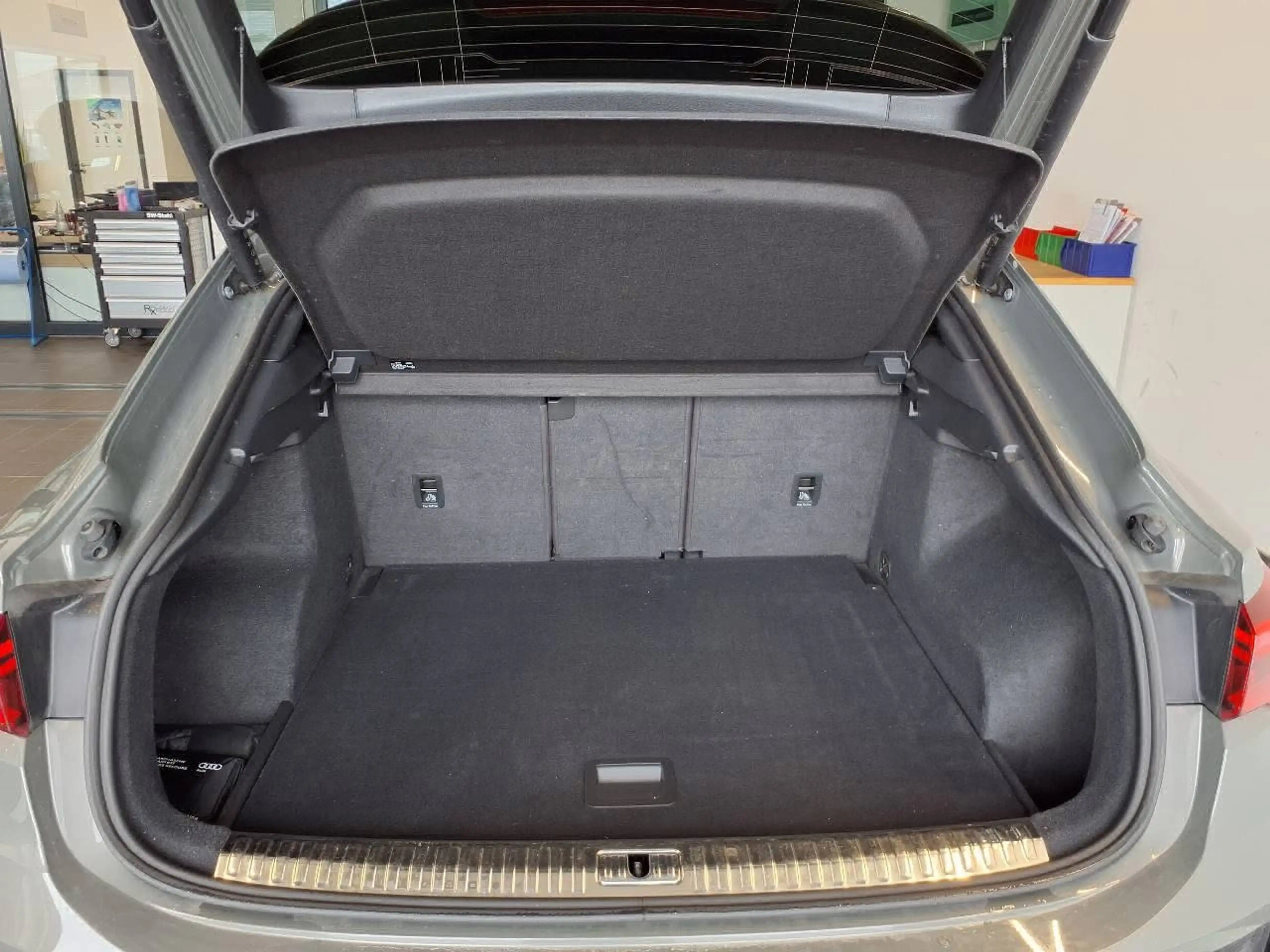 Audi Q3 Sportback S line 40 TDI quat S tronic 2x S line Bl — photo 9