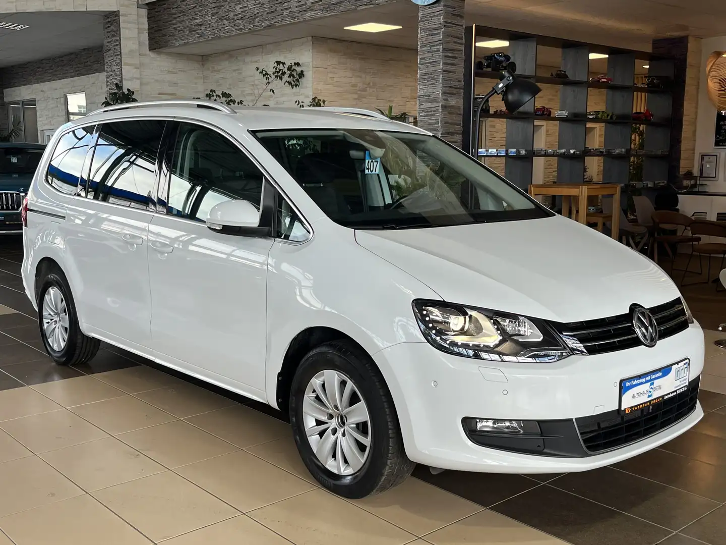 Volkswagen Sharan Comfortline 7-Sitzer Bi-Xenon Standheiz. Weiß - 1