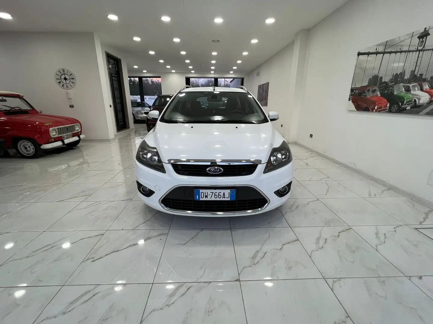 Ford Focus Wagon 2.0 tdci Titanium 136cv CAMBIO AUTOMATICO Weiß - 2
