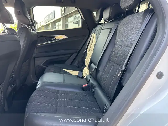 Renault Austral view 7