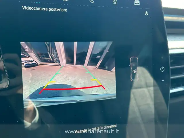 Renault Austral view 9