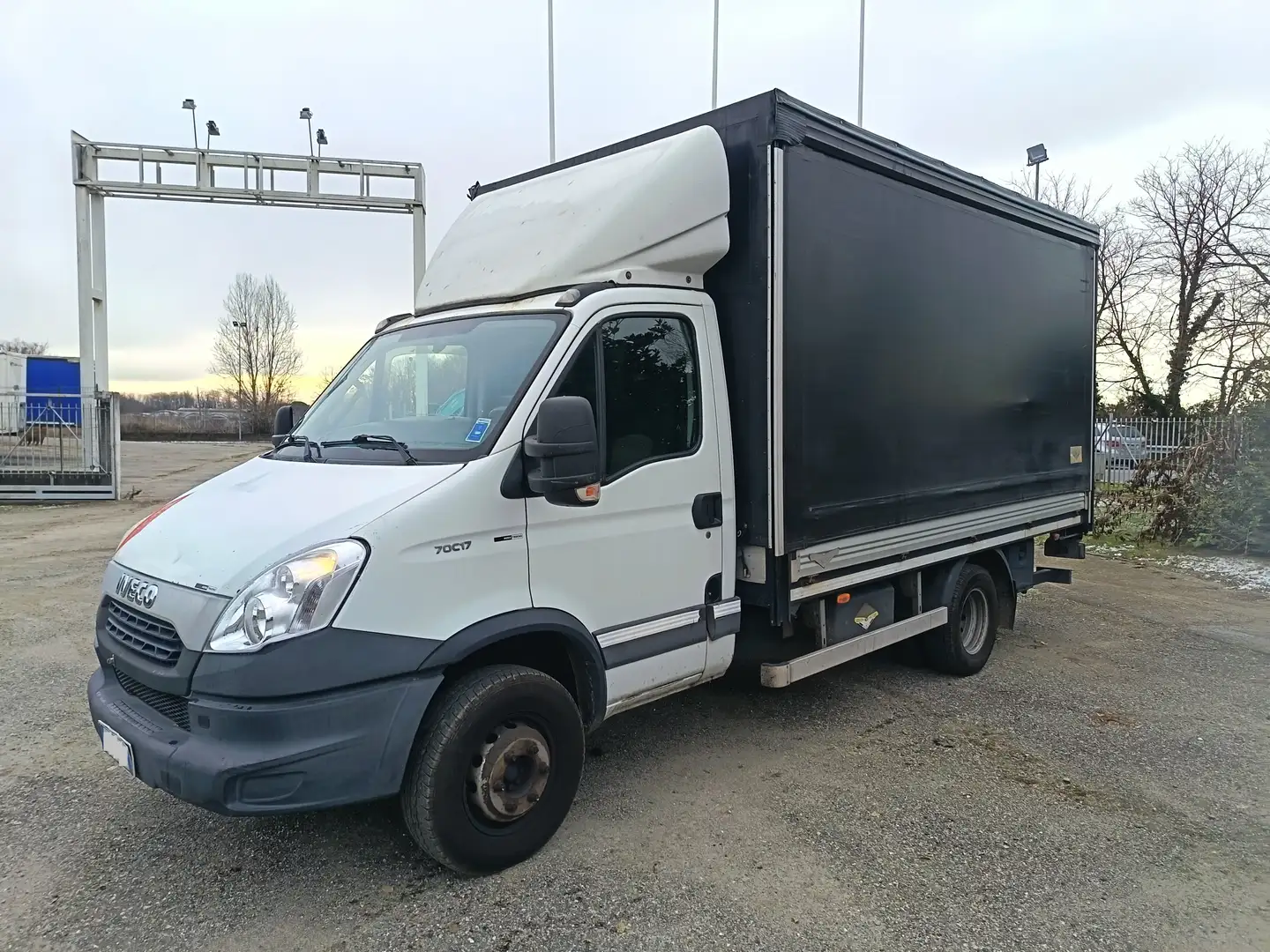 Iveco Daily Cassonato con sponda idraulica Blanc - 1