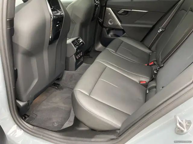 BMW M5 view 11