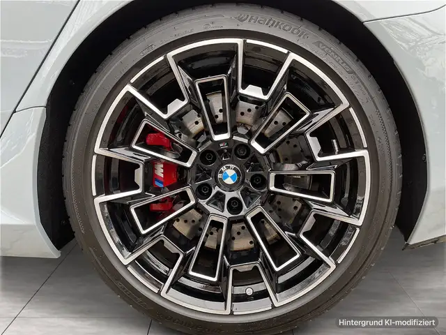 BMW M5 view 6
