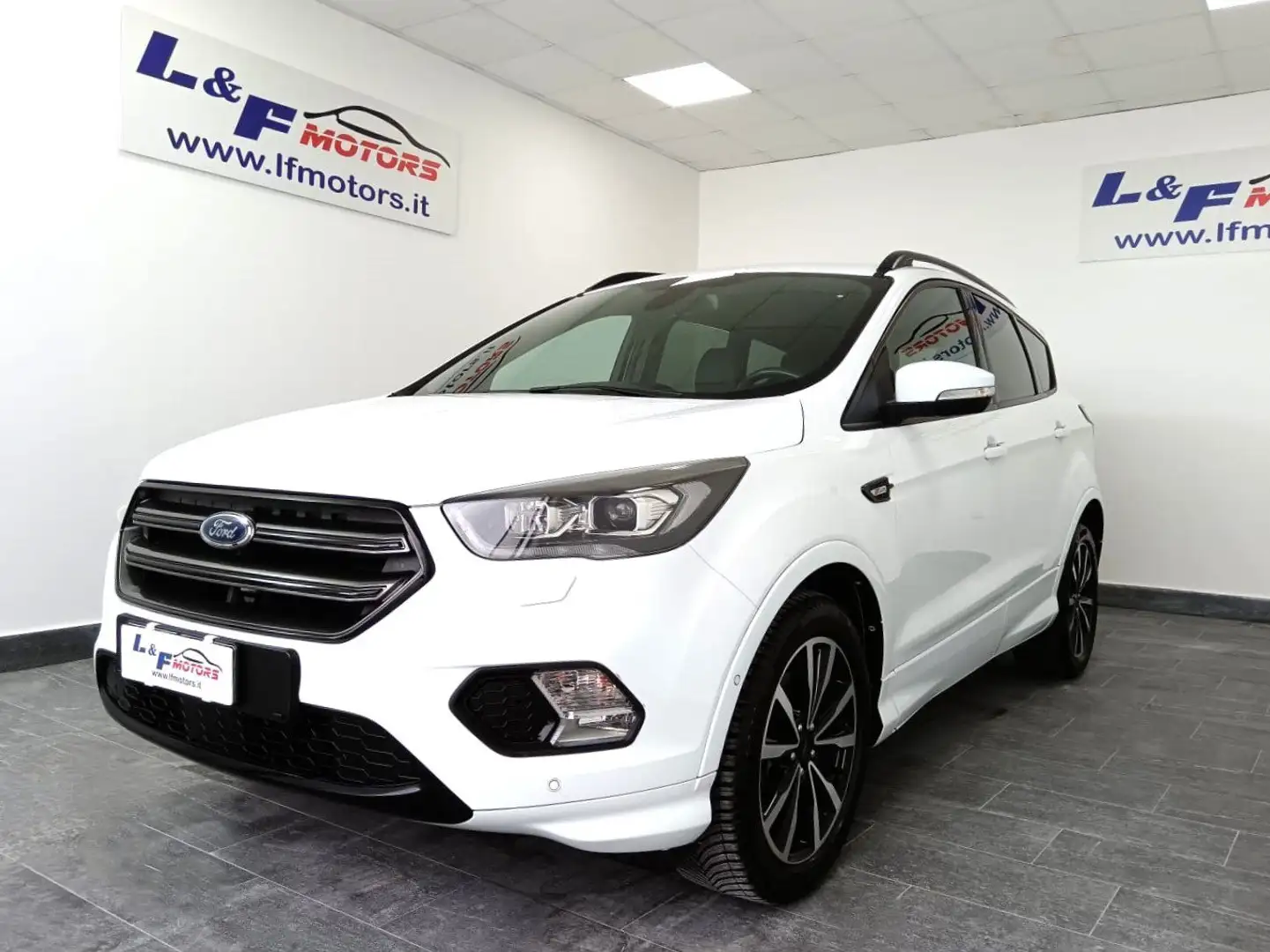 Ford Kuga 1.5 TDCI 120 CV S&S 2WD Powershift Titanium Wit - 2