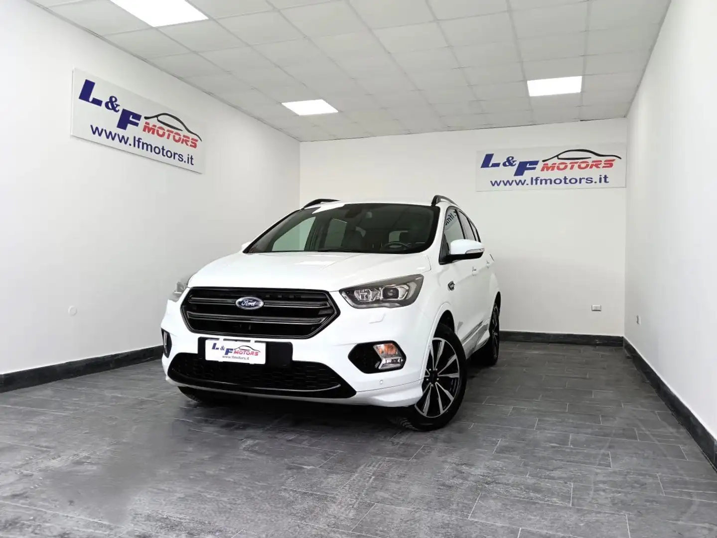 Ford Kuga 1.5 TDCI 120 CV S&S 2WD Powershift Titanium Wit - 1