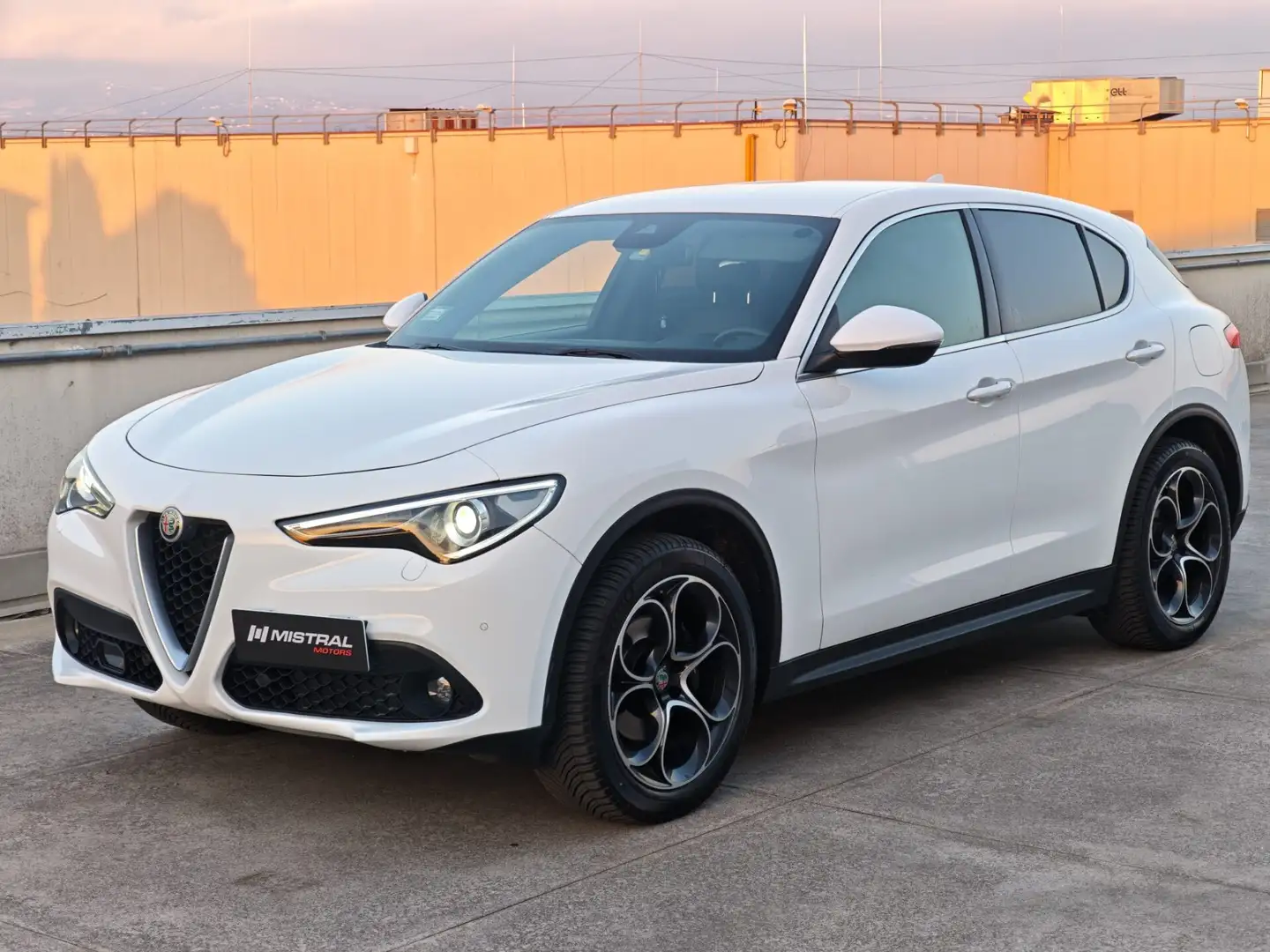 Alfa Romeo Stelvio Stelvio 2.2 Turbodiesel 210 CV AT8 Q4 Ti Weiß - 1