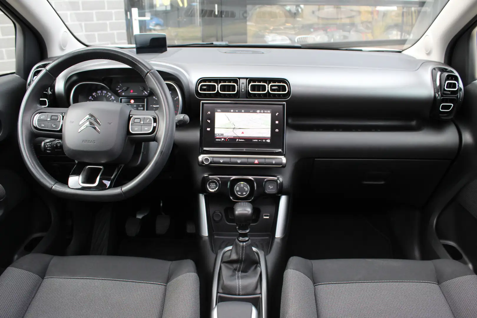 Citroen C3 Aircross 1.2 PureTech S&S Shine / Carplay / Panoramadak / K Fehér - 2