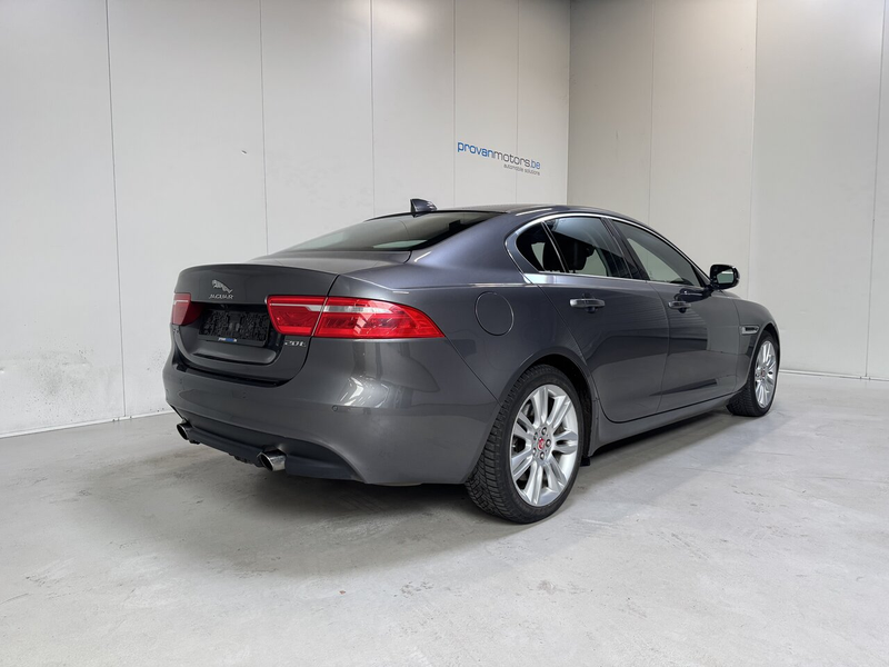 Jaguar XE 2.0 Benzine Autom. - Airco - GPS - Topstaat! 1S... — photo 3
