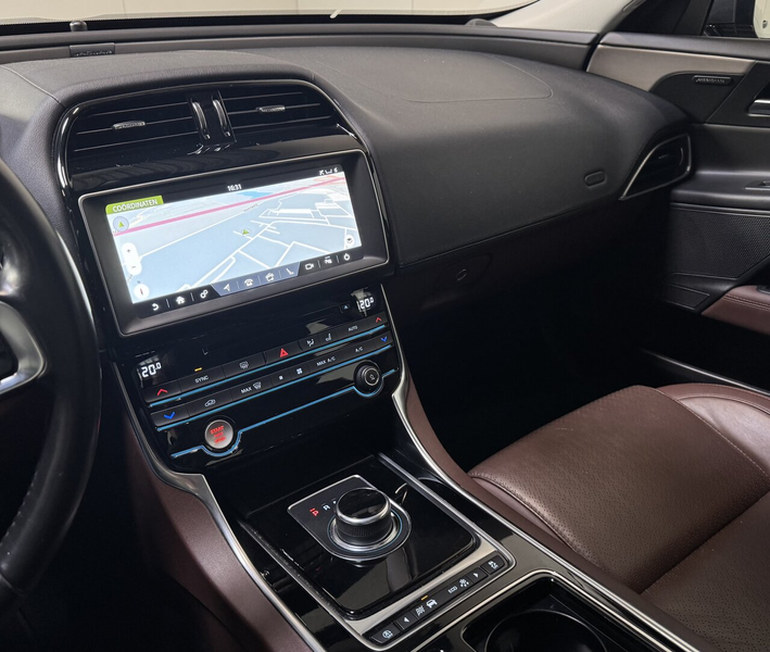 Jaguar XE 2.0 Benzine Autom. - Airco - GPS - Topstaat! 1S... — photo 12