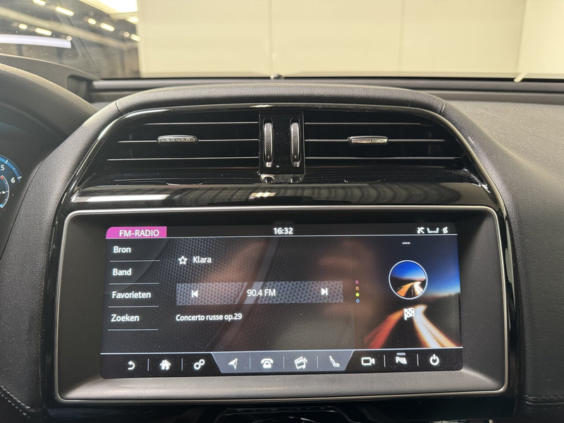 Jaguar XE 2.0 Benzine Autom. - Airco - GPS - Topstaat! 1S... — photo 15