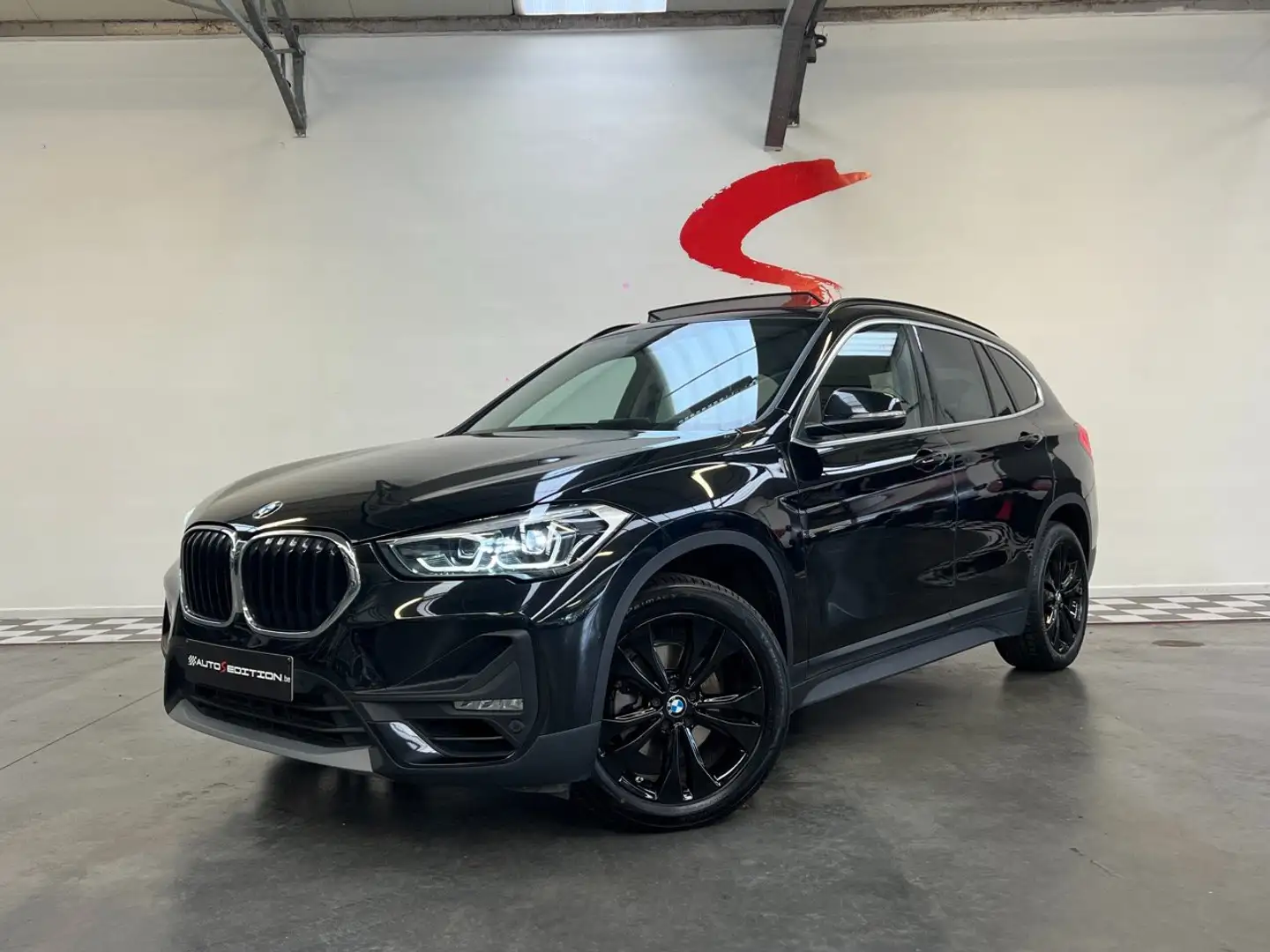 BMW X1 X1 1.5i sDrive18 // 1ÈRE MAIN Zwart - 1