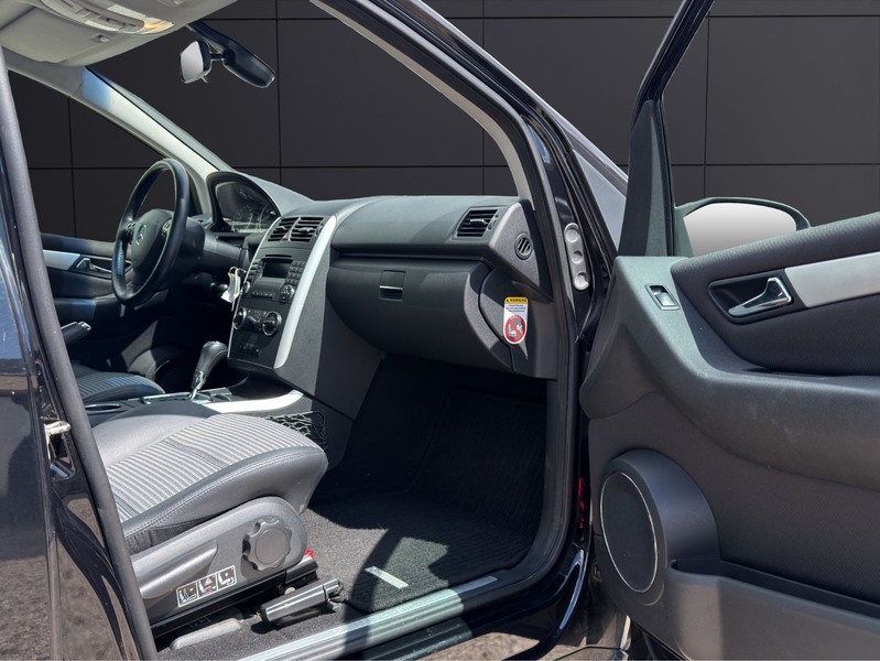 Mercedes-Benz A 200 Avantgarde — photo 12