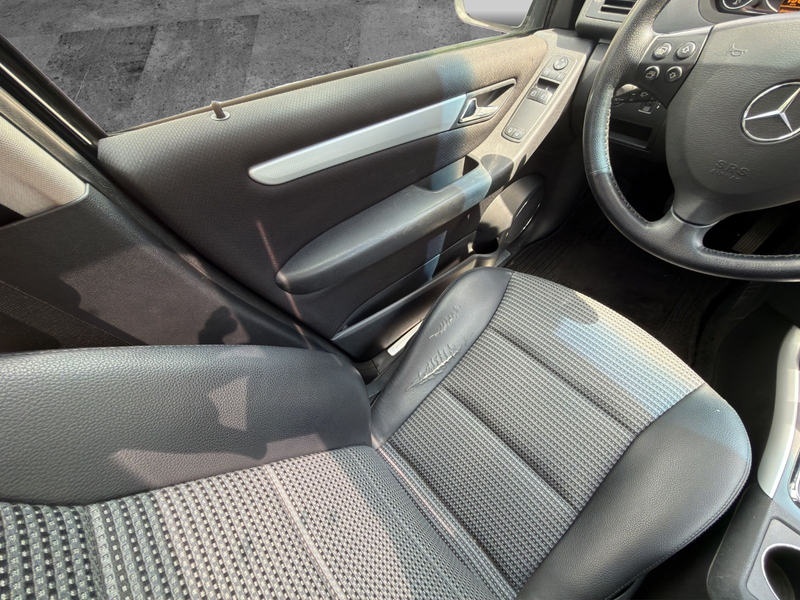 Mercedes-Benz A 200 Avantgarde — photo 15