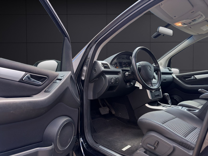 Mercedes-Benz A 200 Avantgarde — photo 11