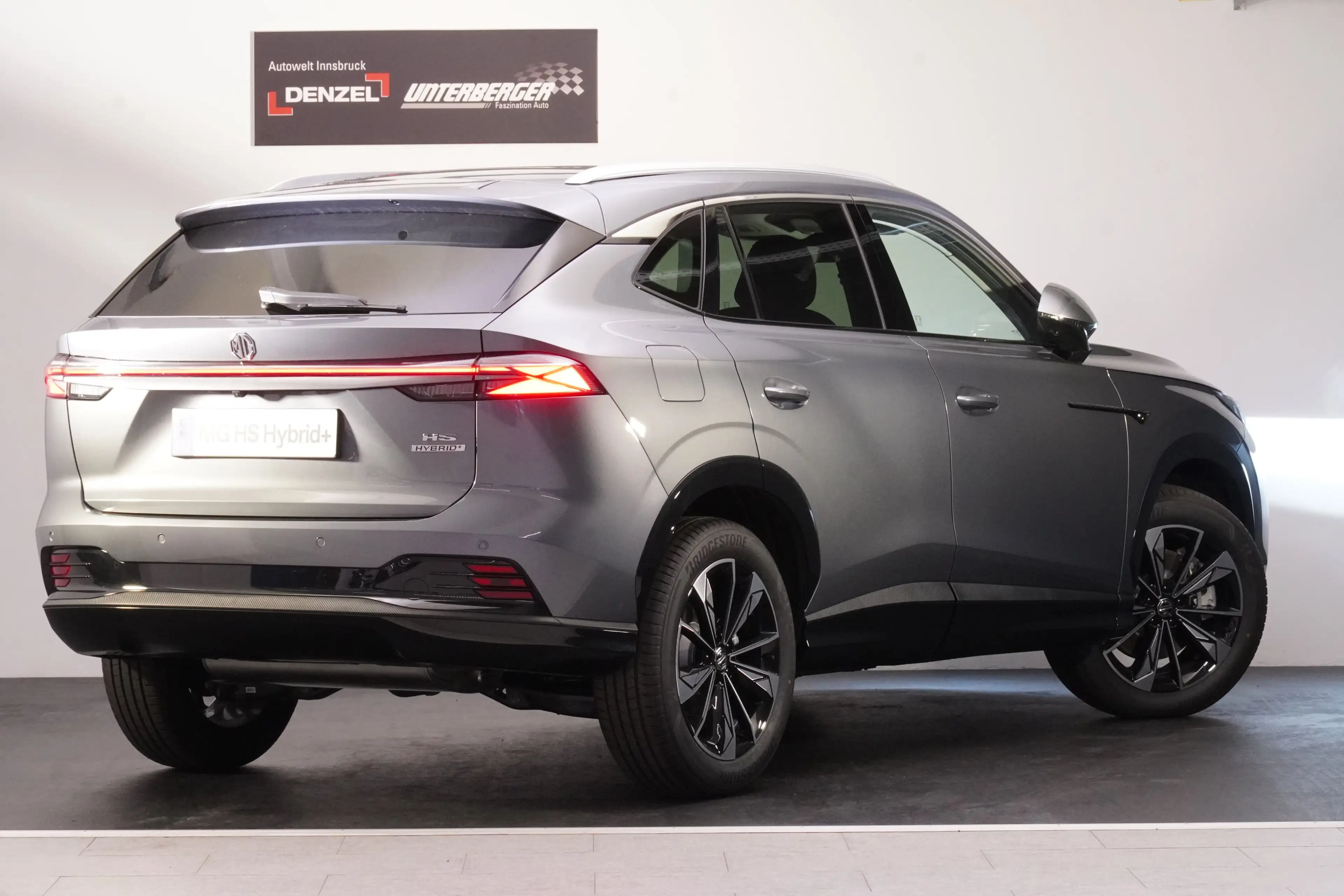 MG HS PHEV+ Luxury GRATIS Winterreifen ab EUR34.990 — photo 3