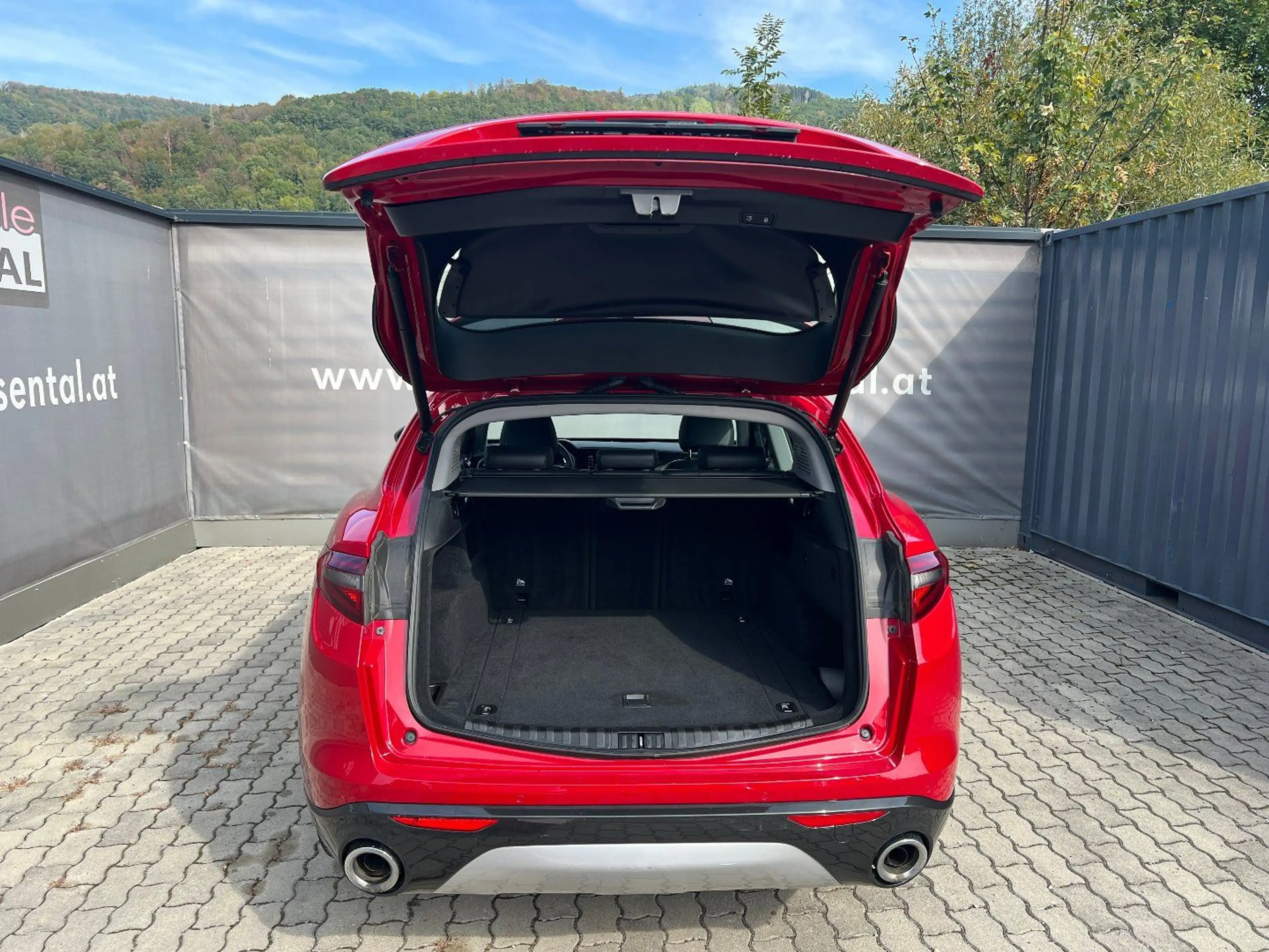 Alfa Romeo Stelvio 2.2 JTDM TI Q4 mit Glasdach — photo 11