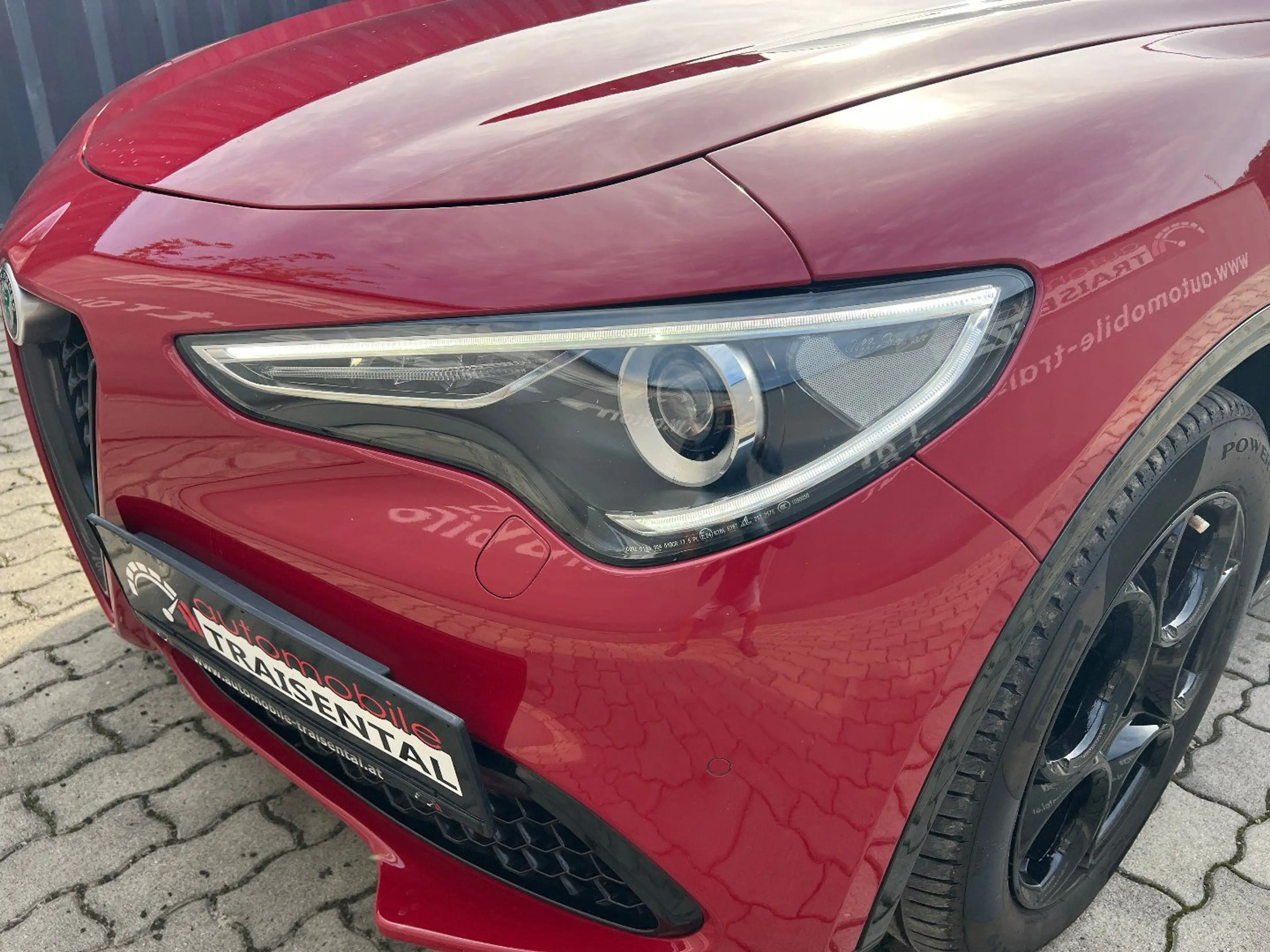 Alfa Romeo Stelvio 2.2 JTDM TI Q4 mit Glasdach — photo 12