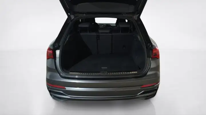 Audi Q3 1.5 Black line 35 TFSI 2022, foto 17