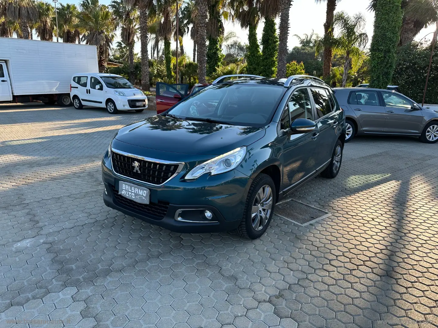 Peugeot 2008 BlueHDi 100 Allure Bleu - 1