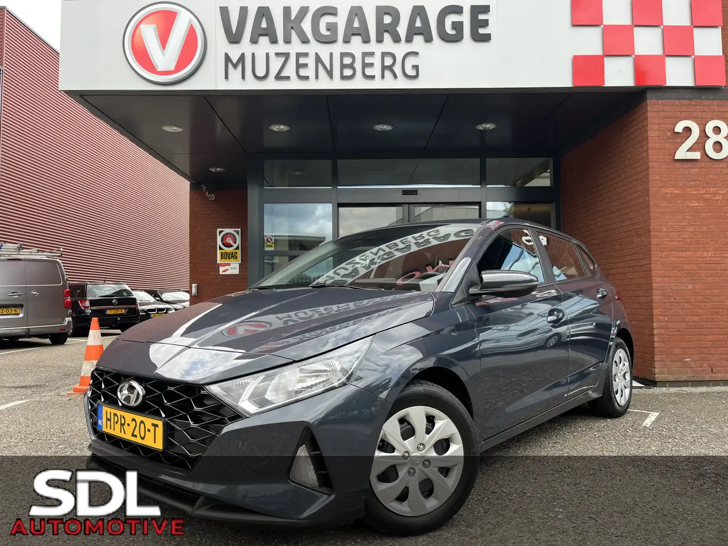 Hyundai i20 1.0 T-GDI 100PK Comfort // APPLE CARPLAY / ANDROID Grijs - 1
