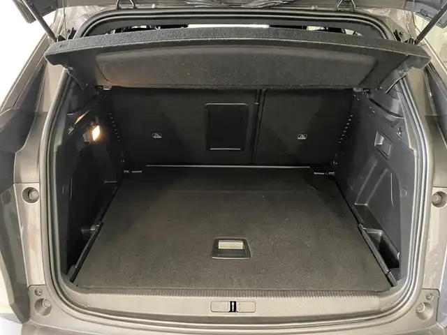 Peugeot 3008 view 9