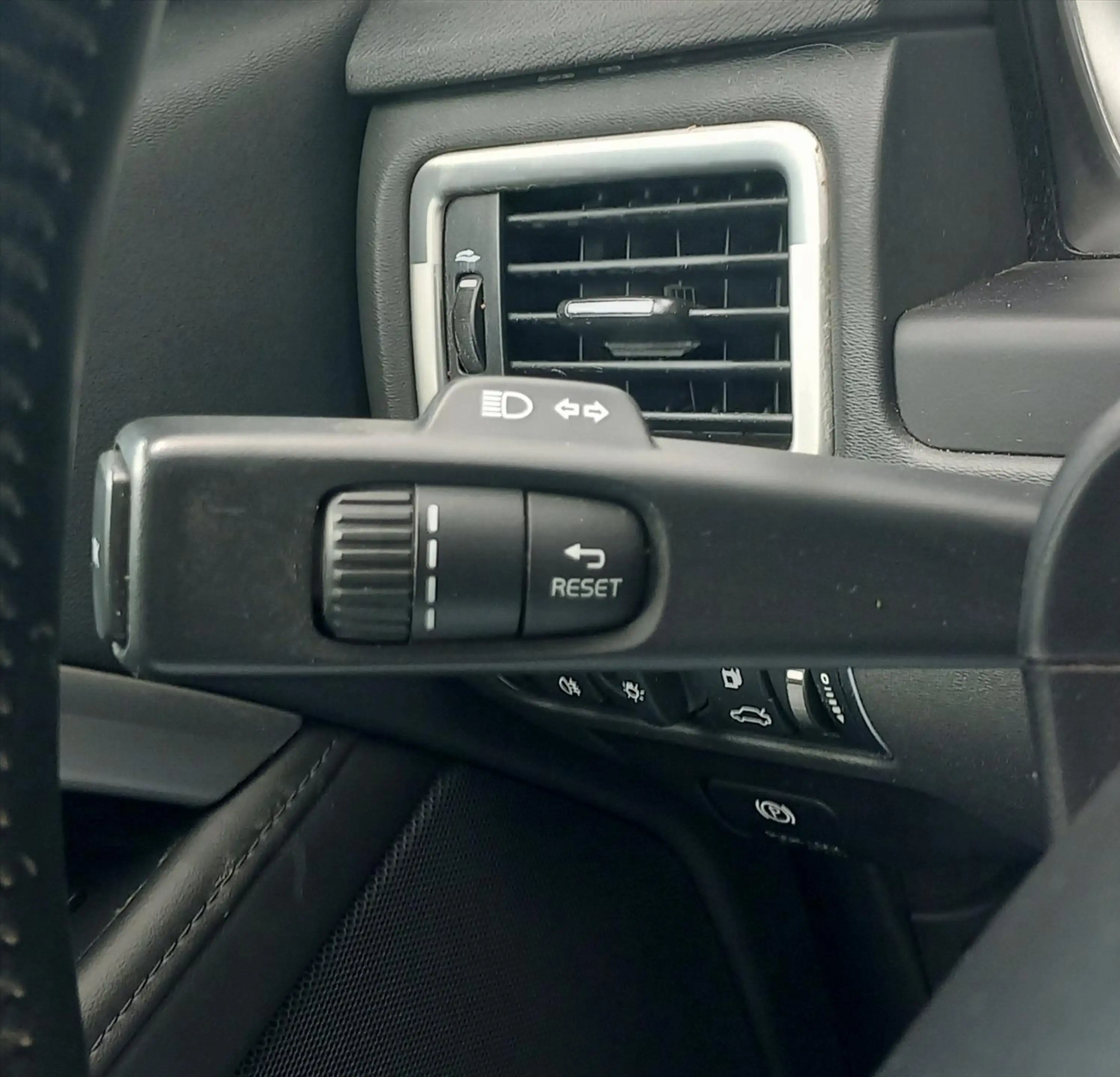 Volvo V70 D2 115pk Start/Stop Powershift Nordic+ — photo 21