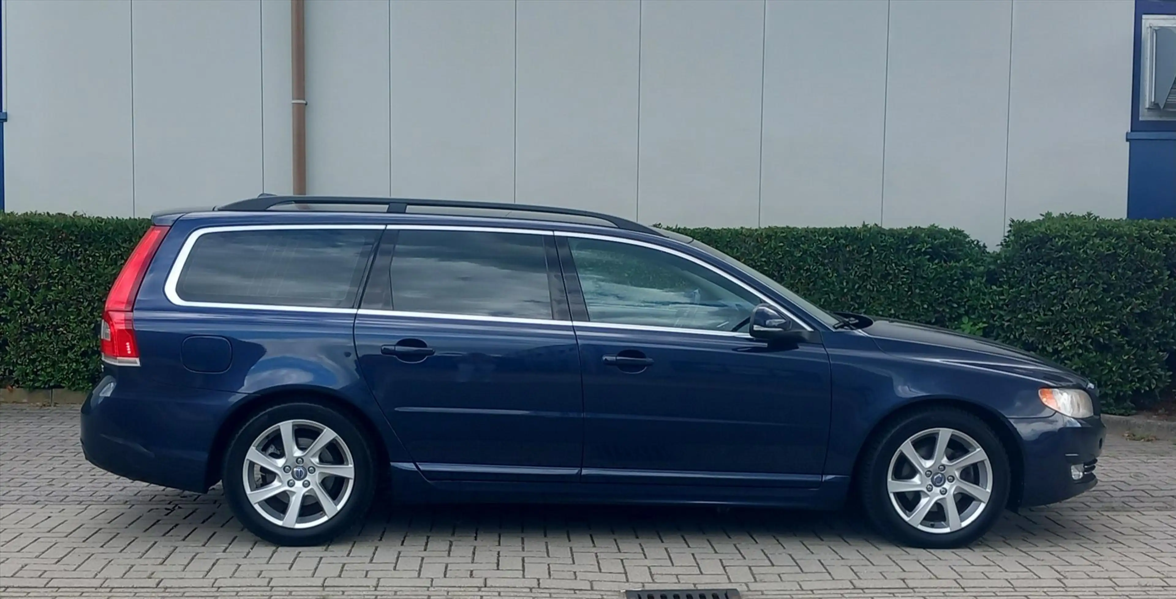 Volvo V70 D2 115pk Start/Stop Powershift Nordic+ — photo 3