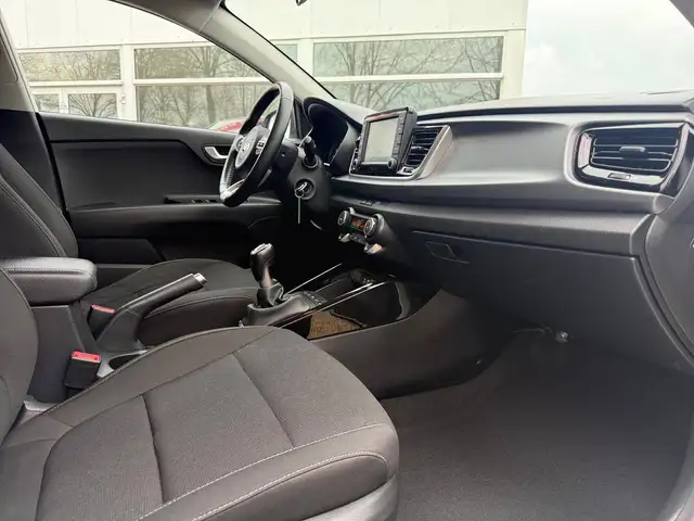 Kia Rio view 12