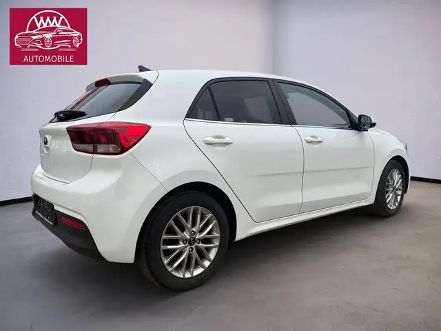 Kia Rio view 3
