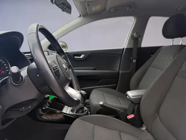 Kia Rio view 7