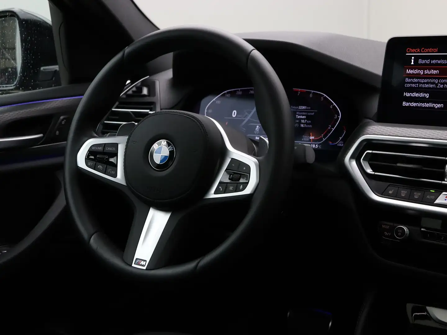 BMW X4 xDrive20i M Sport Zwart - 2