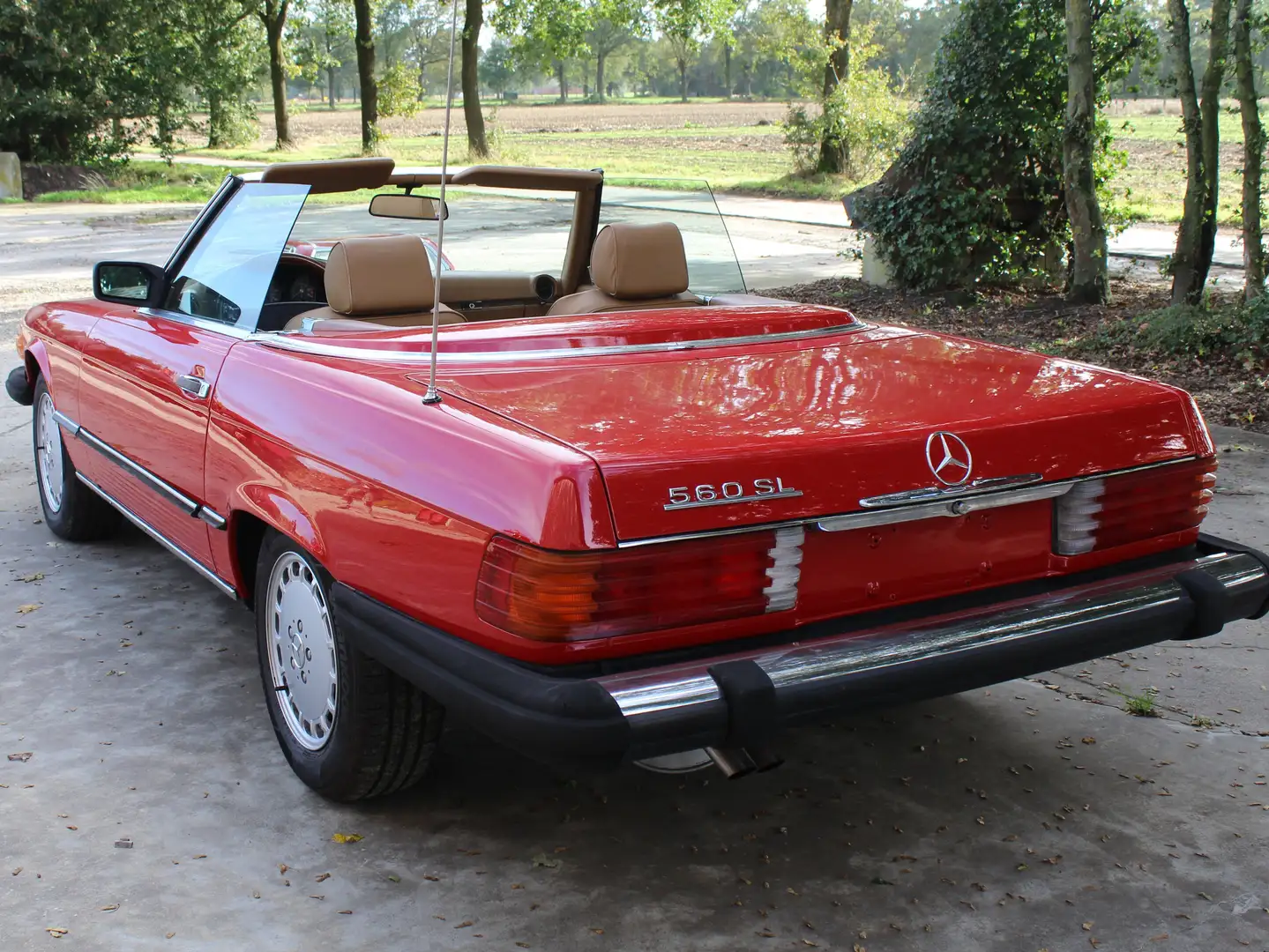 Mercedes-Benz SL 560 Taxatie van 35.000,- Euro. Respectvol bieden aub.. Rouge - 1