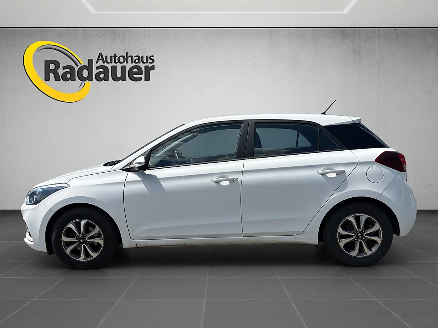 Hyundai i20 1,25 Run Weiß - 2